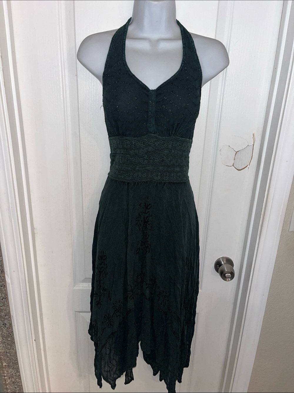 My Choice Dress Womens
SM green Halter Embroidered Midi Boho Chic